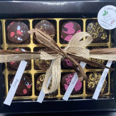 Boîte de pâtes de fruit enrobée de  chocolat