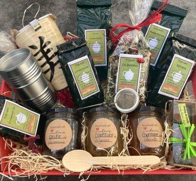 Corbeille cadeau thé et confiture